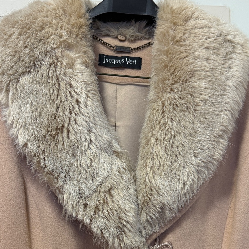 Beige/Camel long coat with removable Faux Fur Collar